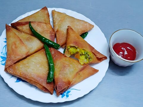 Vegetable Samosa